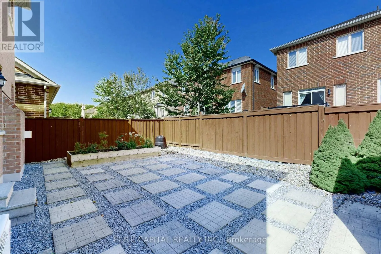 10 KEN WAGG CRESCENT