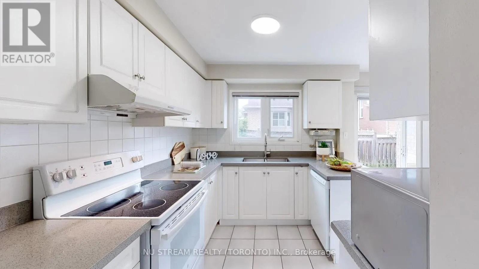 40 PRIMROSE PATH CRESCENT