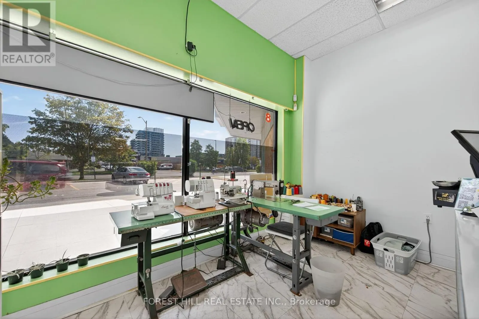 8 - 9625 YONGE STREET N