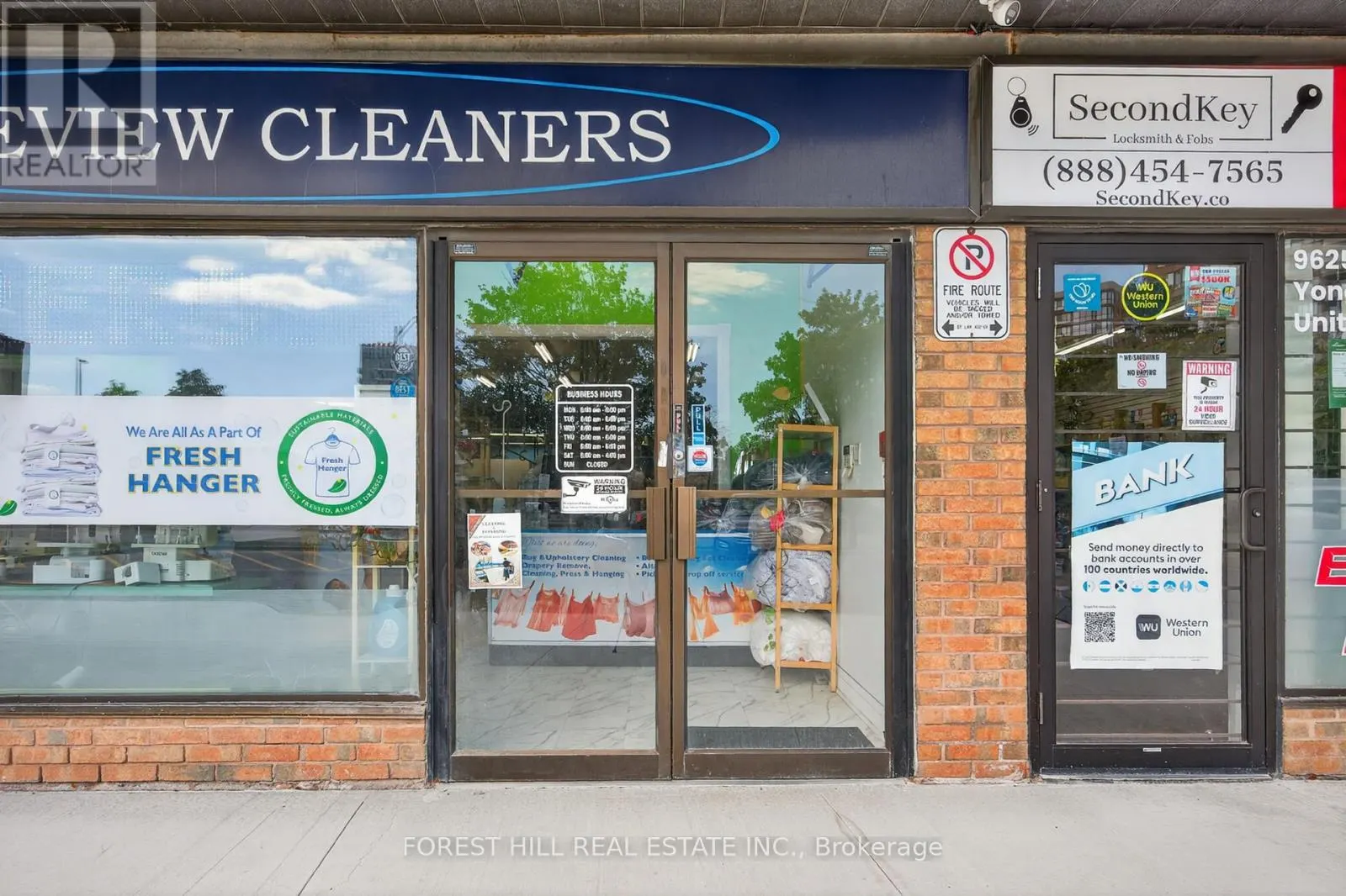 8 - 9625 YONGE STREET N