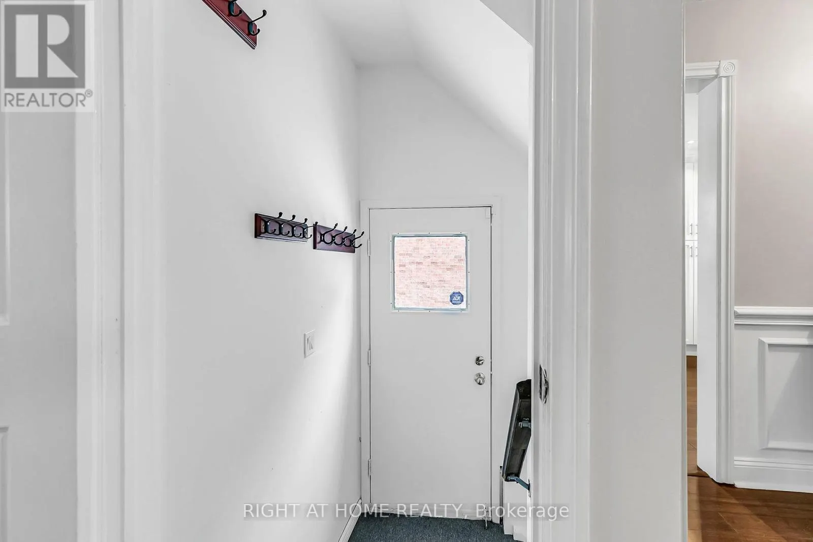 39 ARANKA COURT