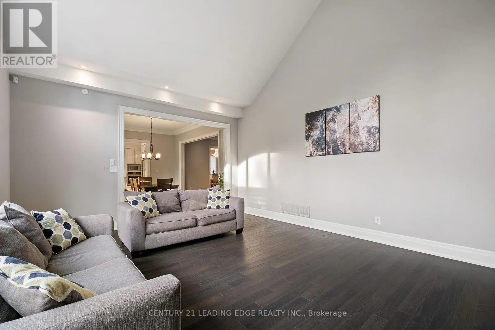 12 JONQUIL CRESCENT