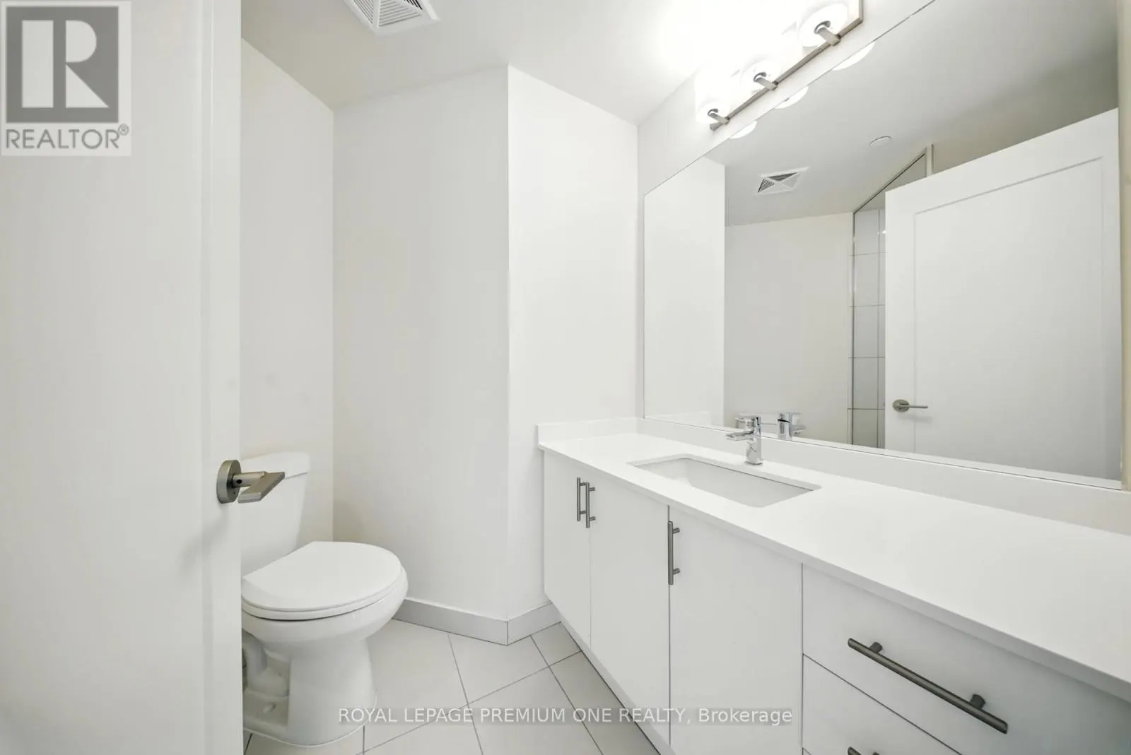 221 - 9000 JANE STREET
