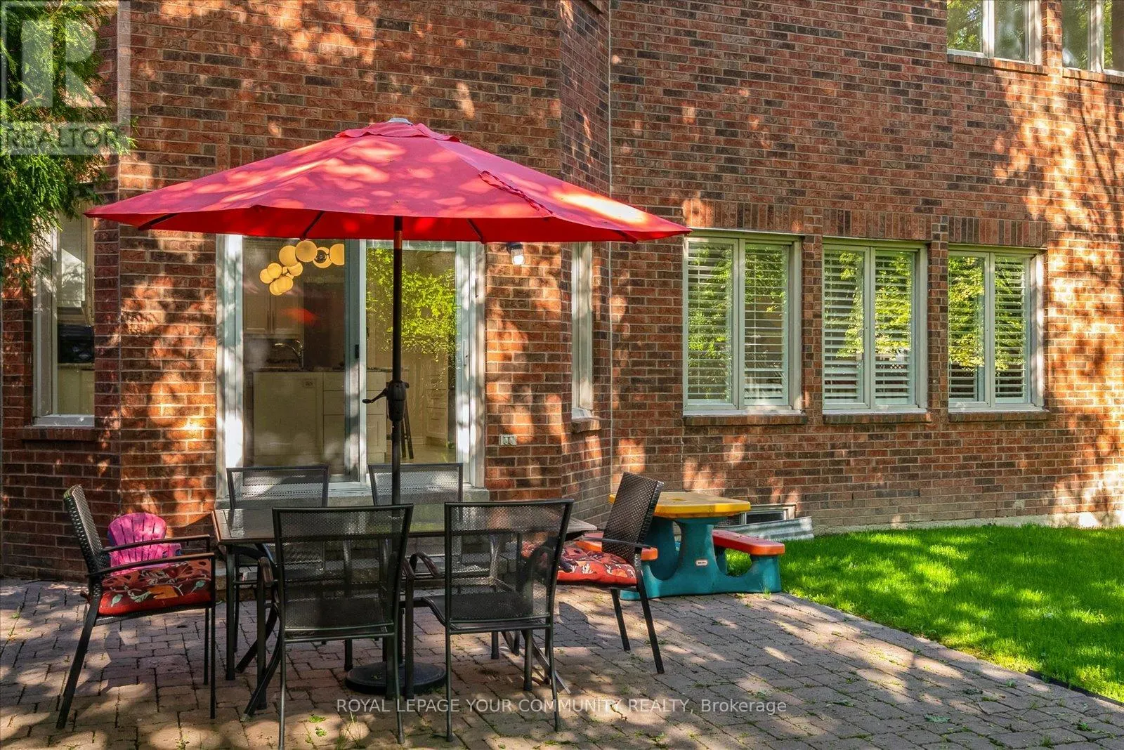 136 MARKWOOD LANE