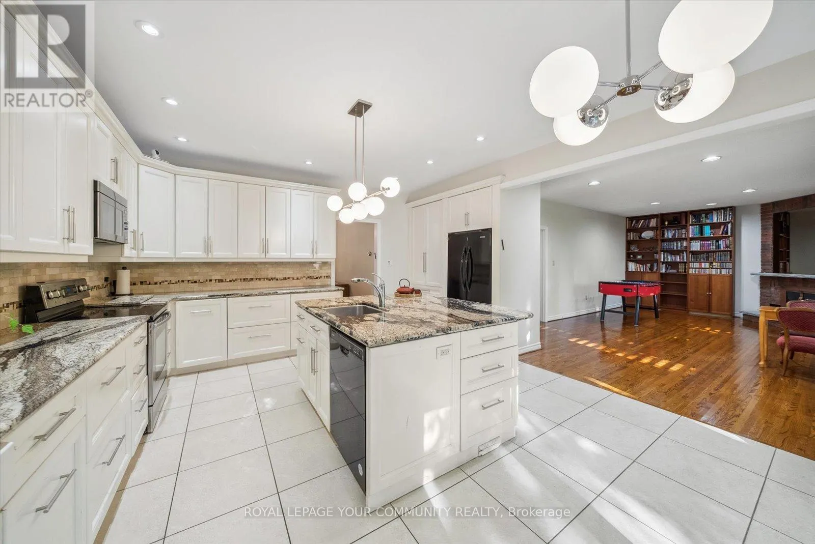 136 MARKWOOD LANE