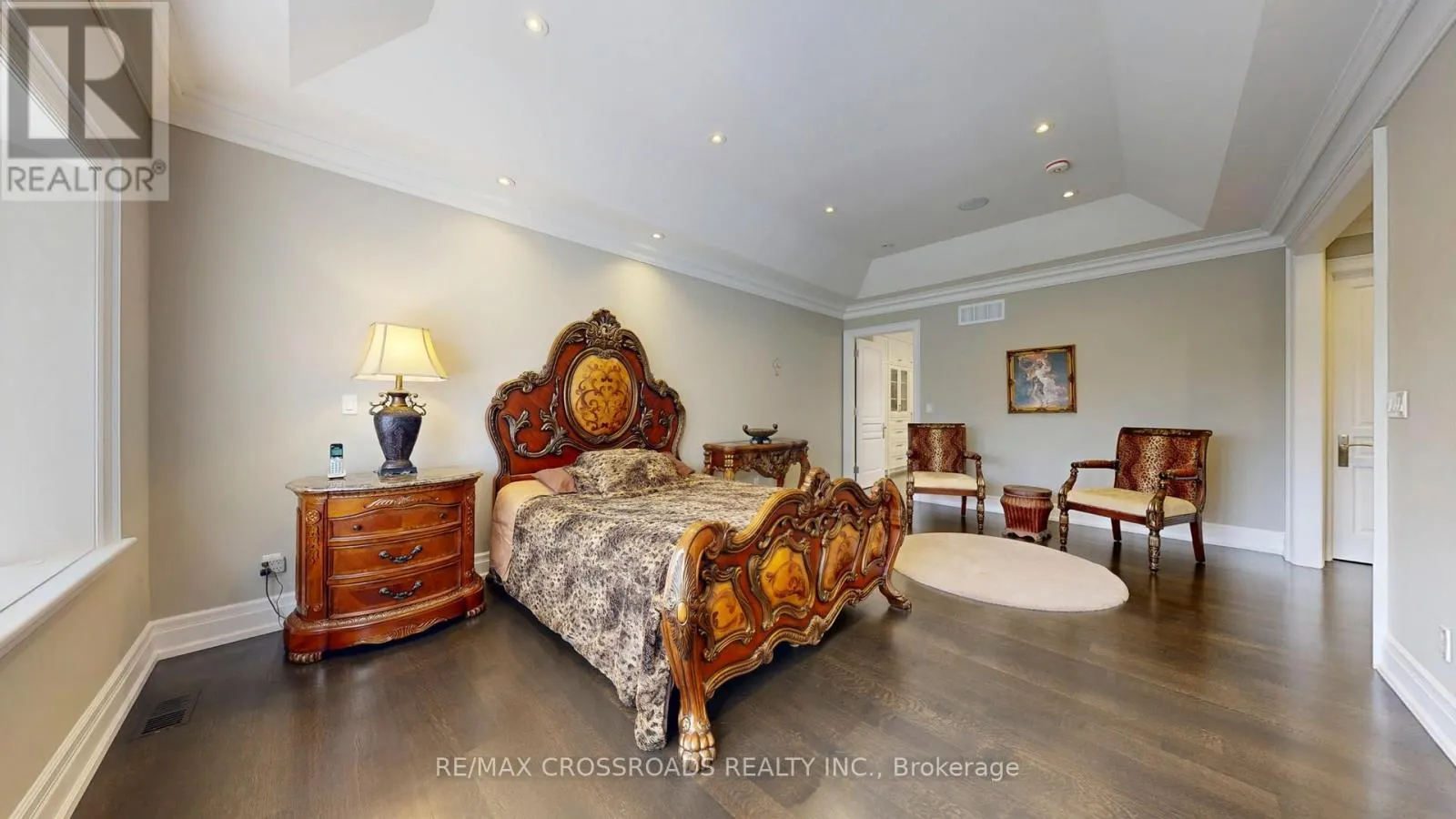 635 ELGIN MILLS ROAD W