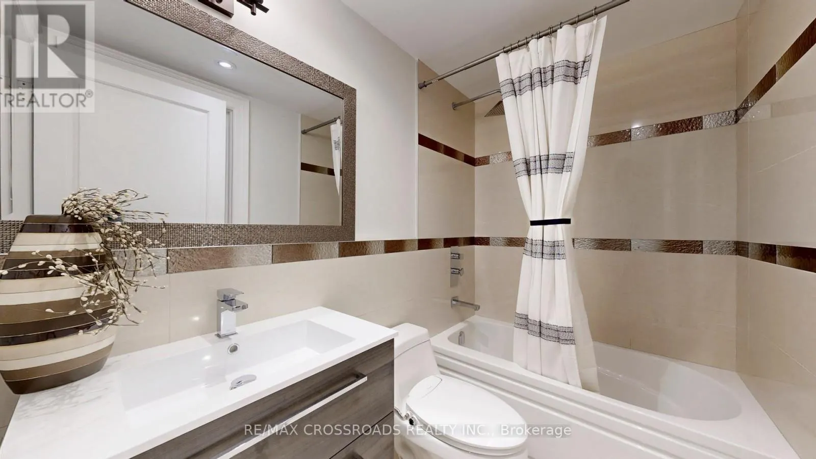 635 ELGIN MILLS ROAD W