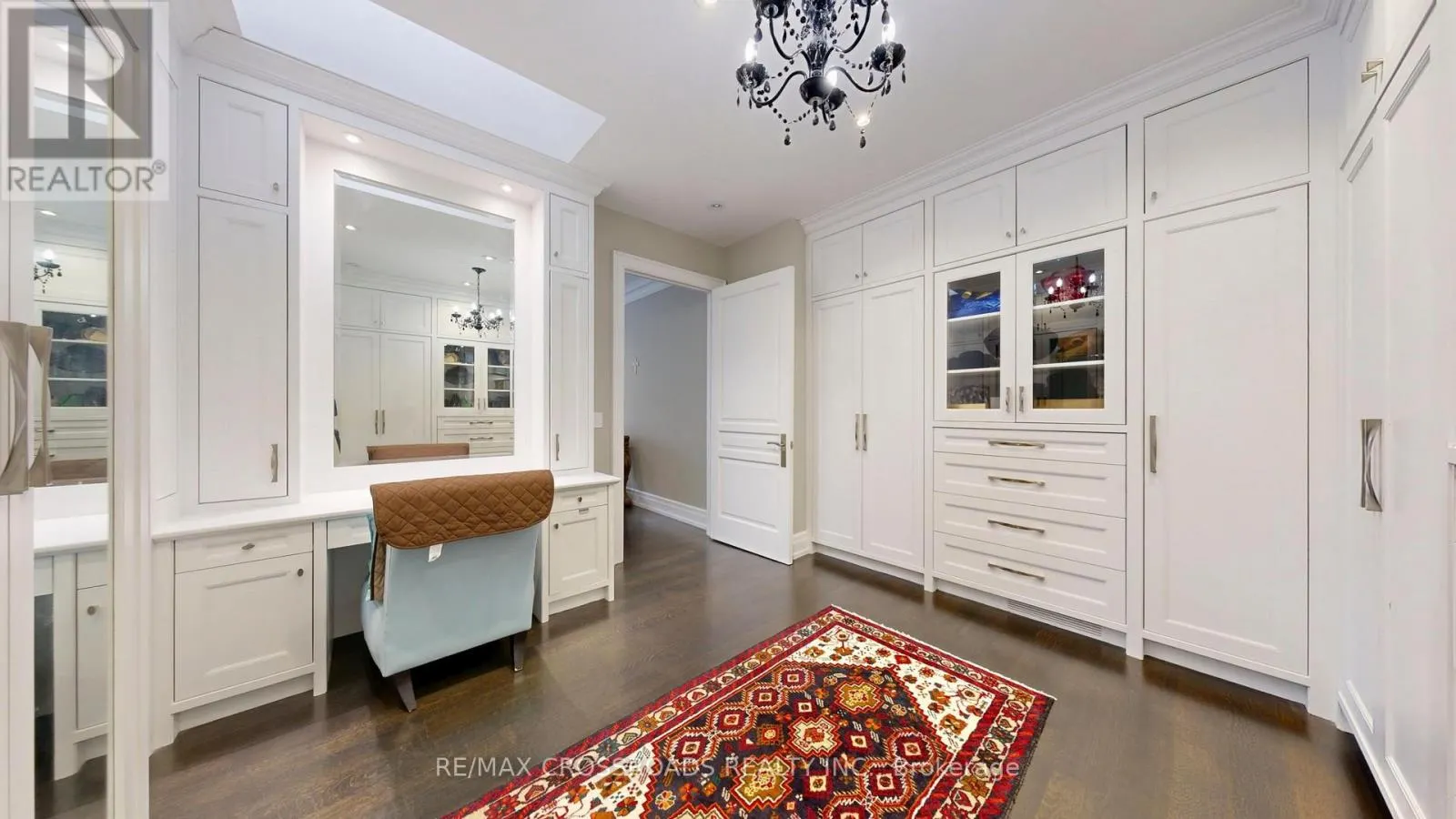 635 ELGIN MILLS ROAD W