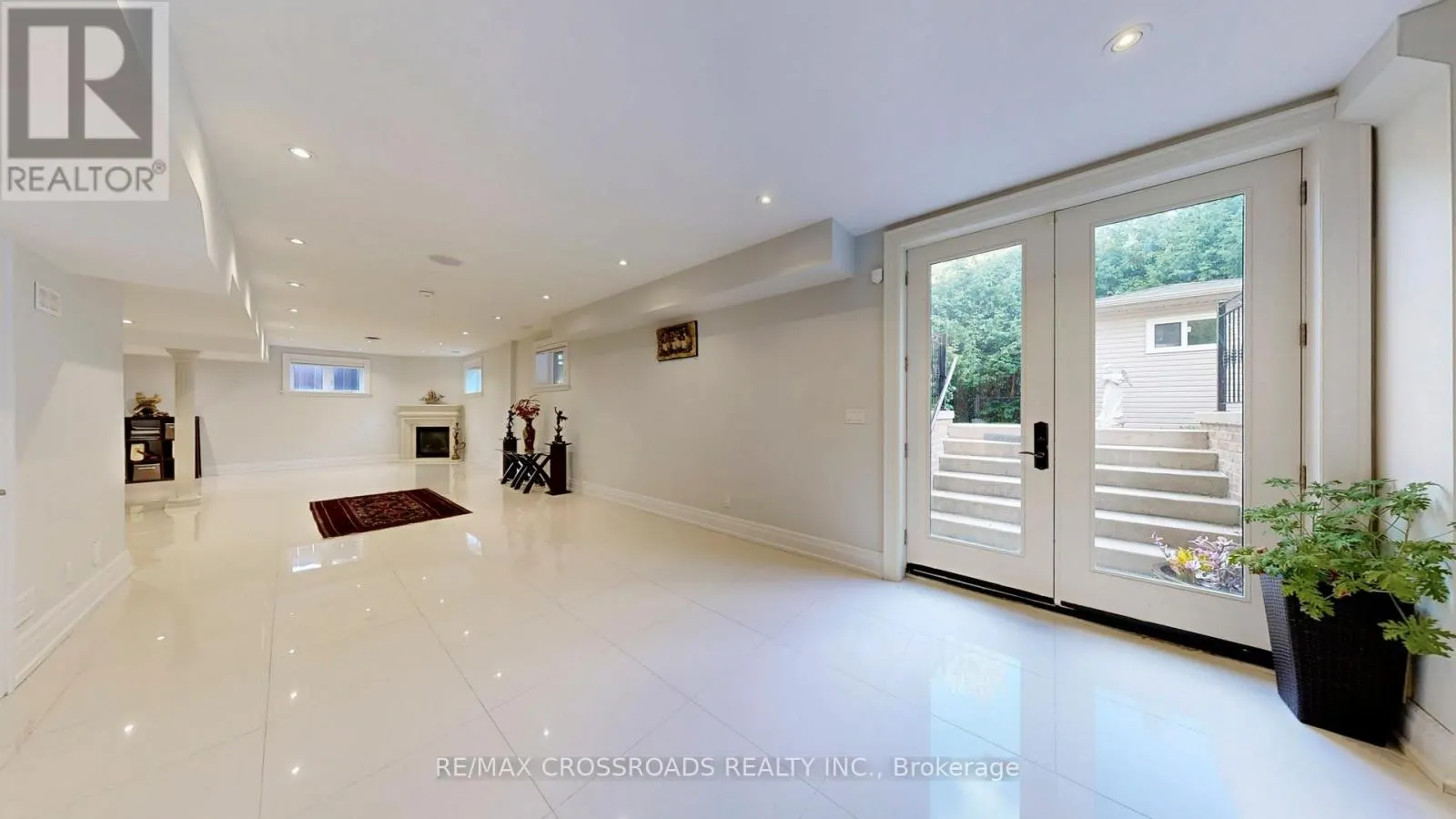 635 ELGIN MILLS ROAD W