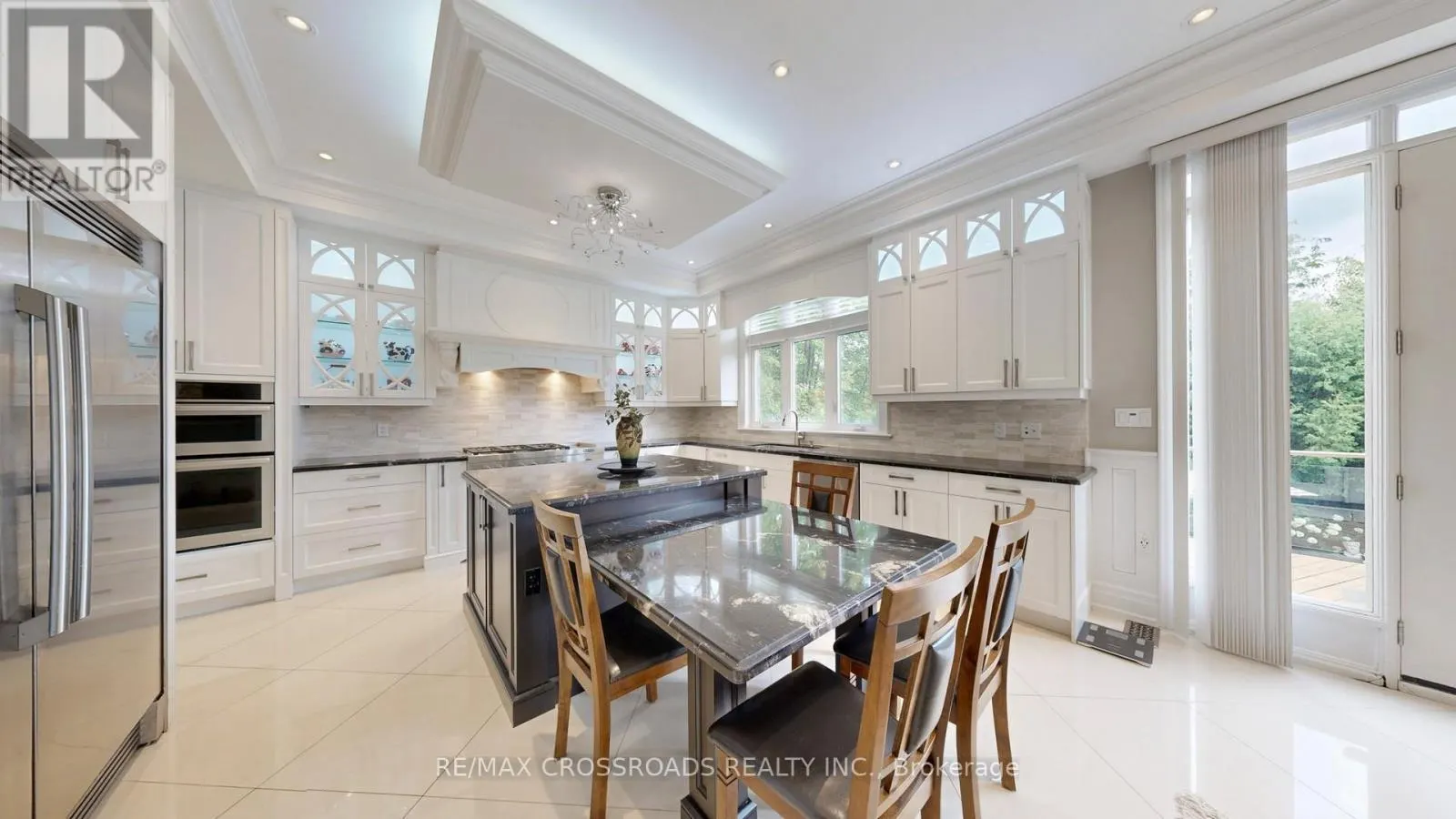 635 ELGIN MILLS ROAD W