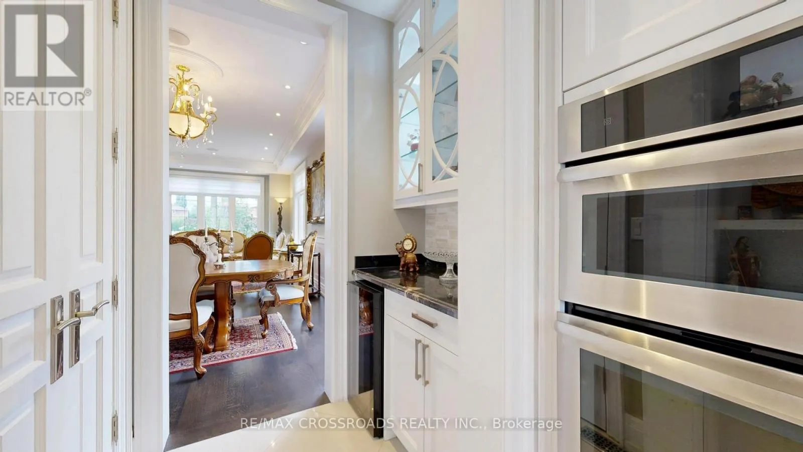 635 ELGIN MILLS ROAD W