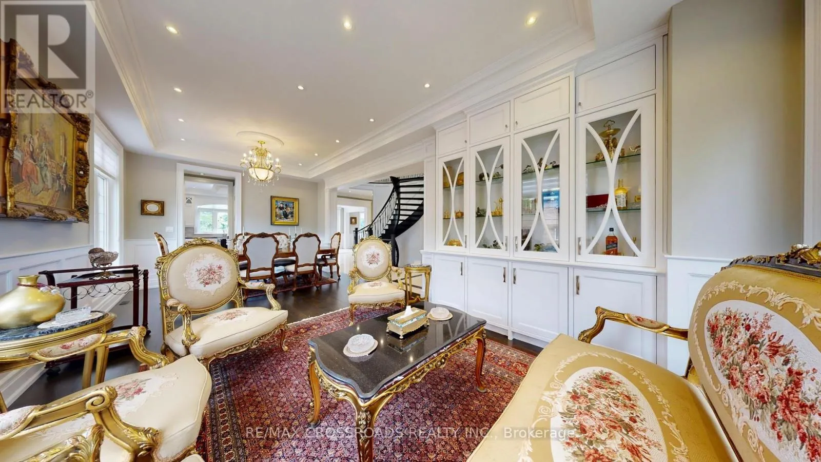 635 ELGIN MILLS ROAD W