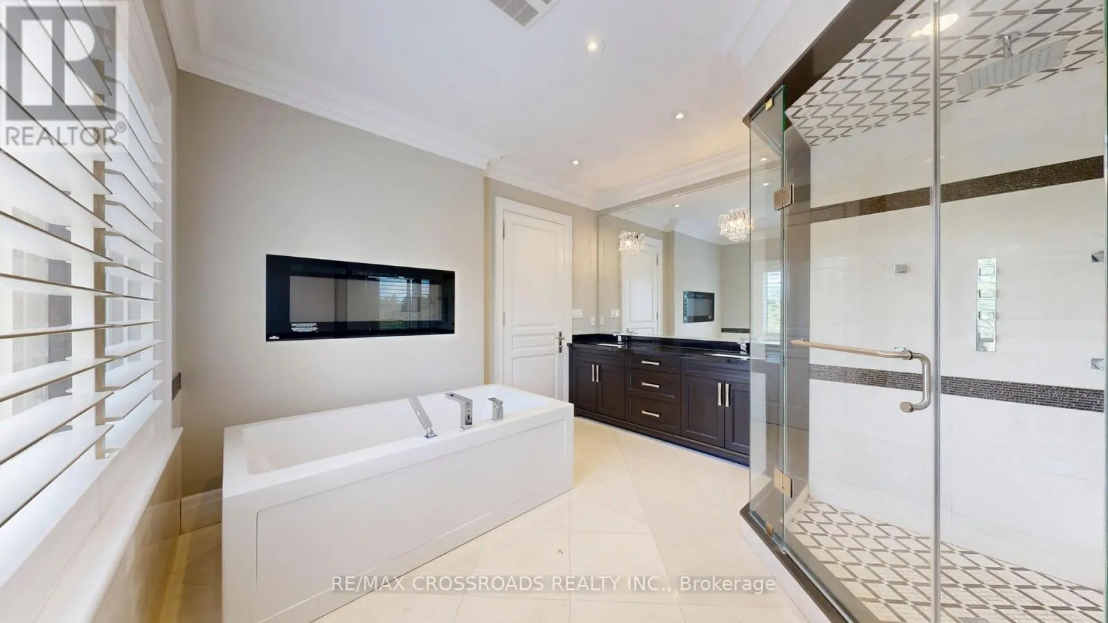 635 ELGIN MILLS ROAD W