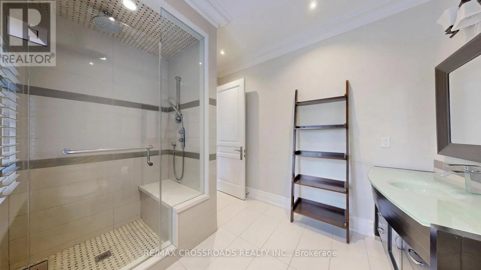 635 ELGIN MILLS ROAD W