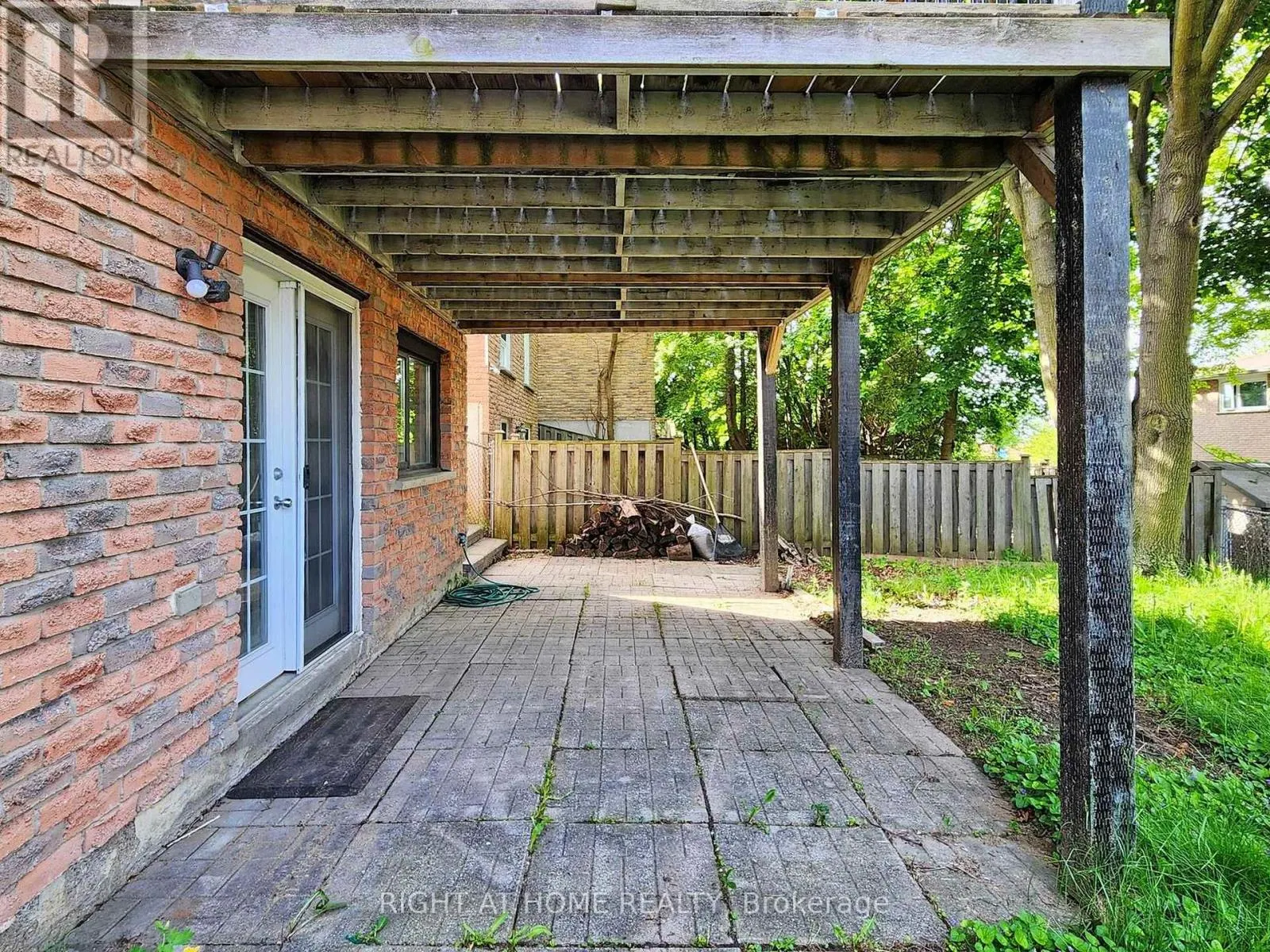 58 MERCER CRESCENT