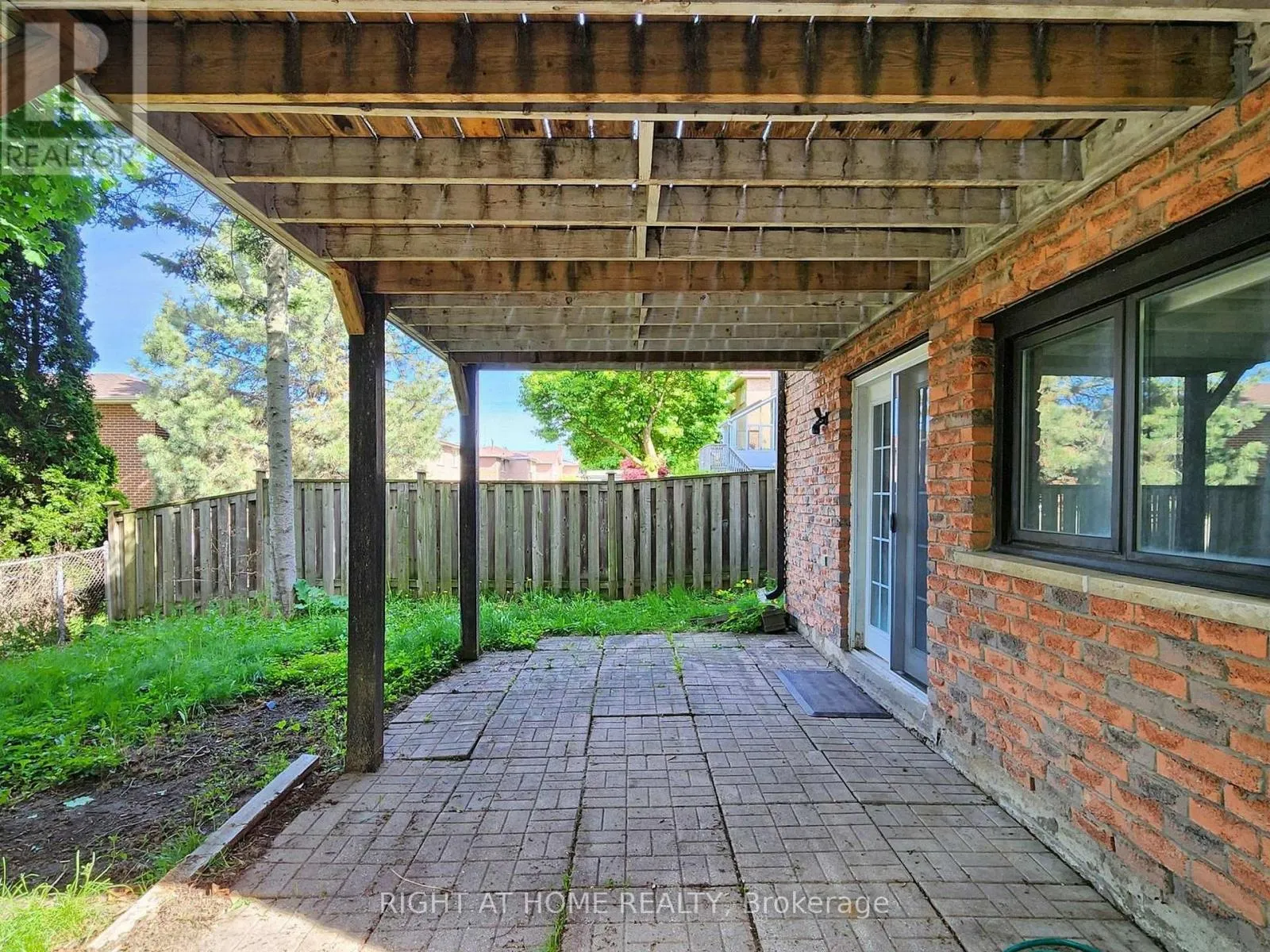 58 MERCER CRESCENT