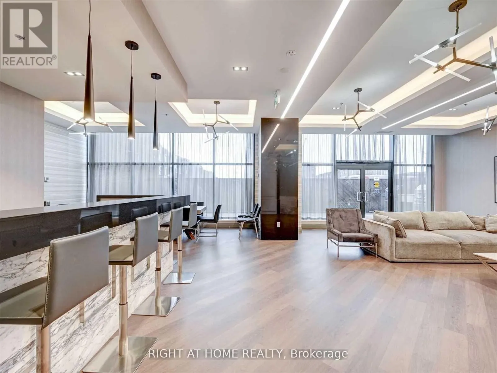 1003 - 99 EAGLE ROCK WAY