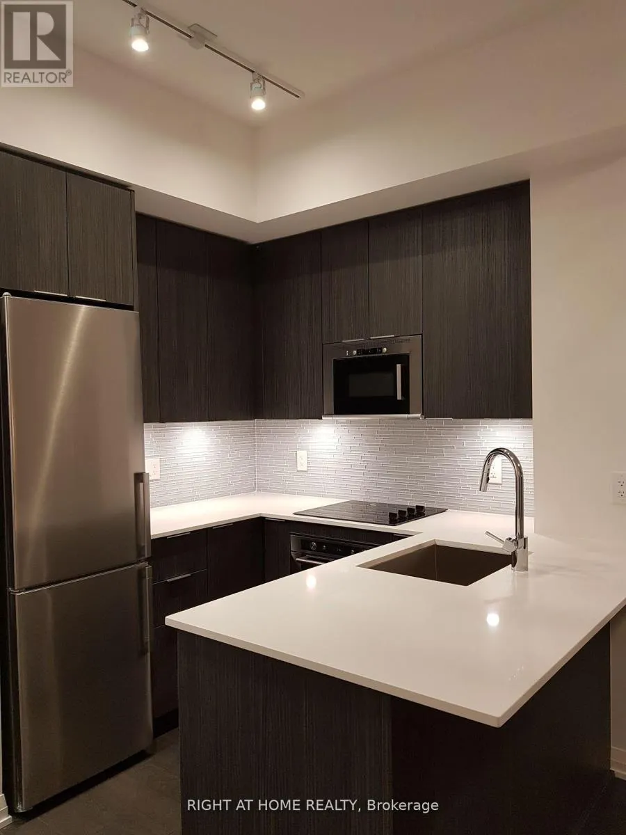 1003 - 99 EAGLE ROCK WAY