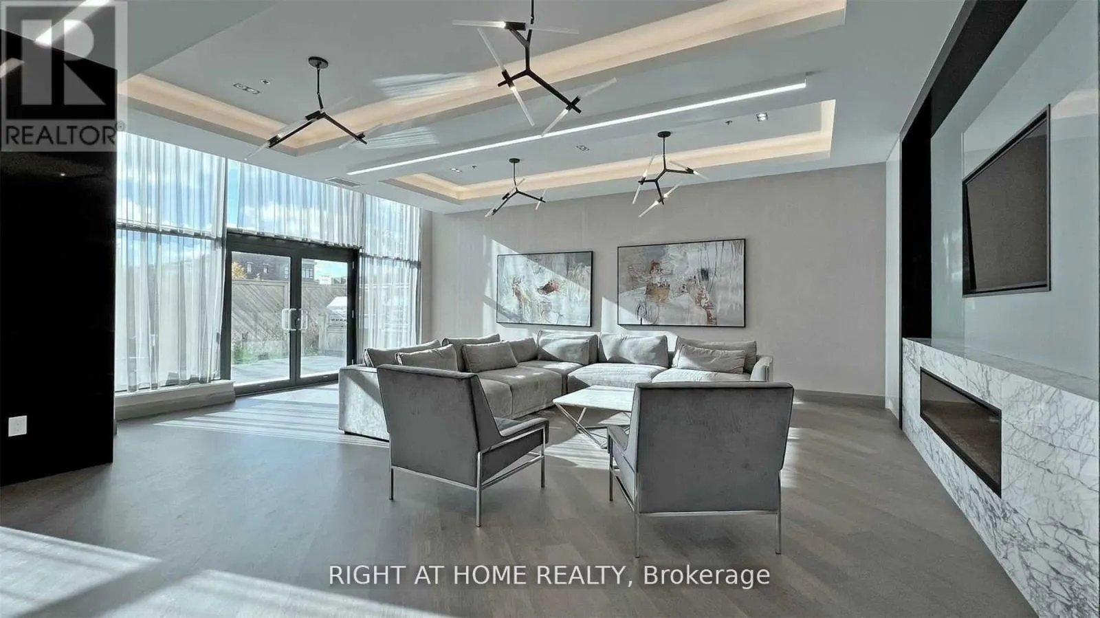 1003 - 99 EAGLE ROCK WAY