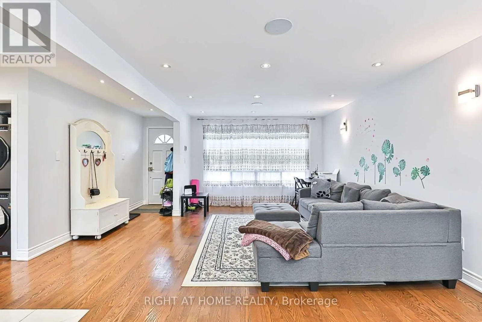 MAIN FLOOR - 139 FELIX ROAD