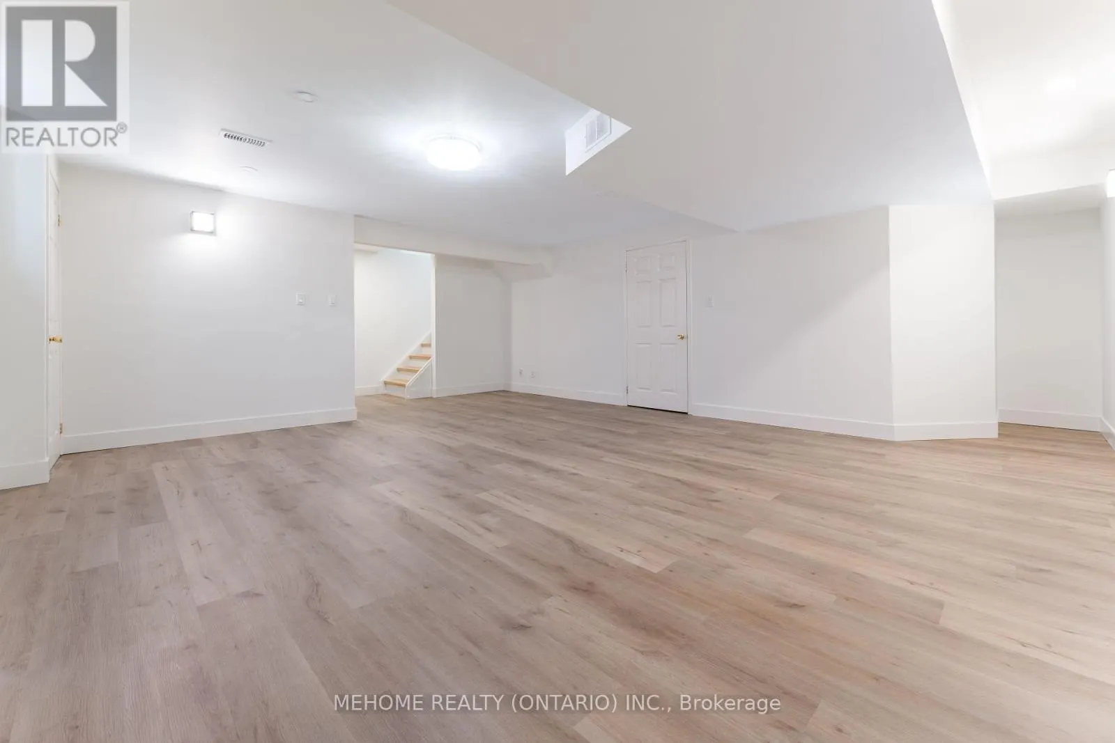 38 DESERT VIEW CRESCENT