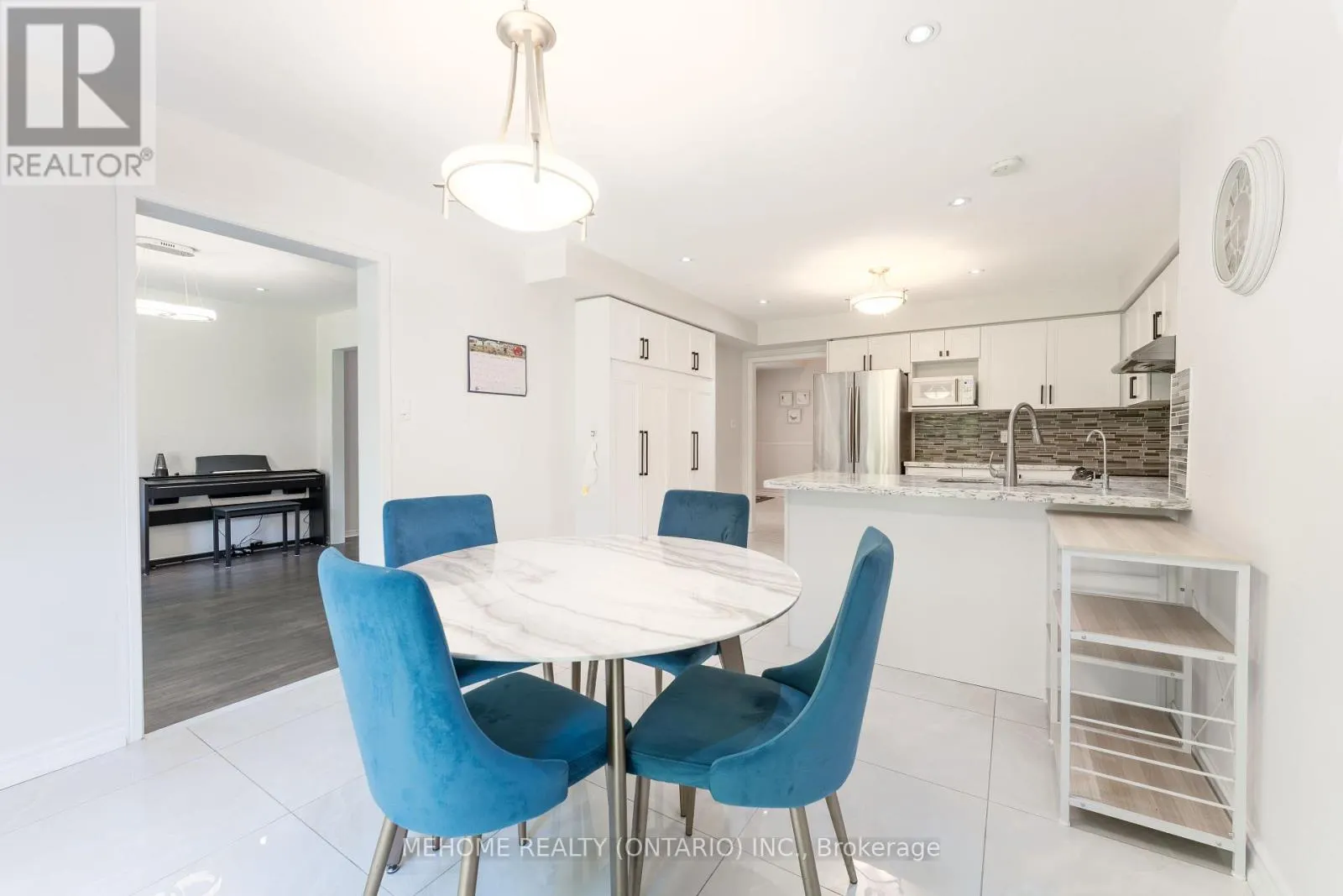 38 DESERT VIEW CRESCENT