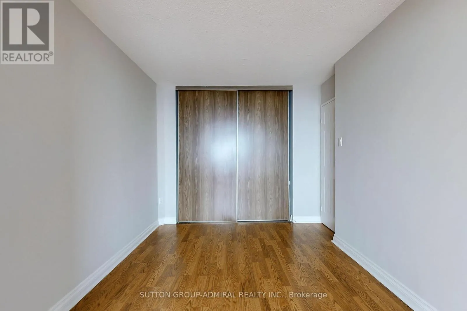 1107 - 7601 BATHURST STREET