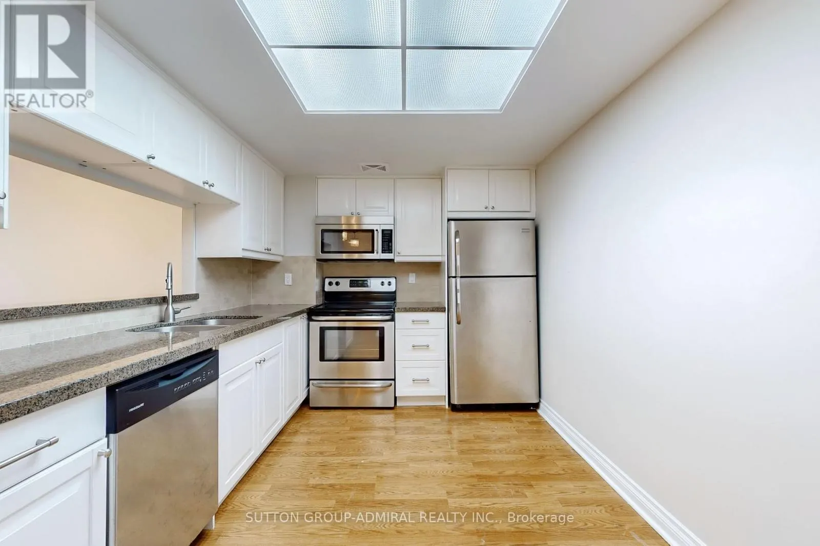 1107 - 7601 BATHURST STREET
