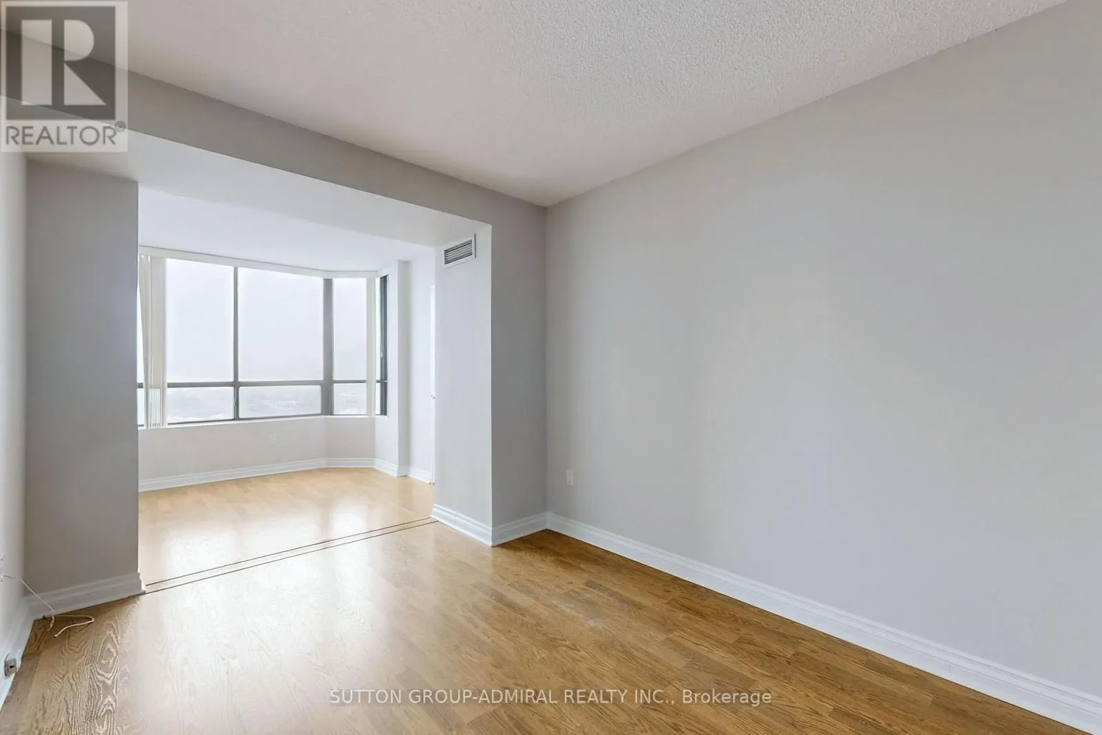 1107 - 7601 BATHURST STREET