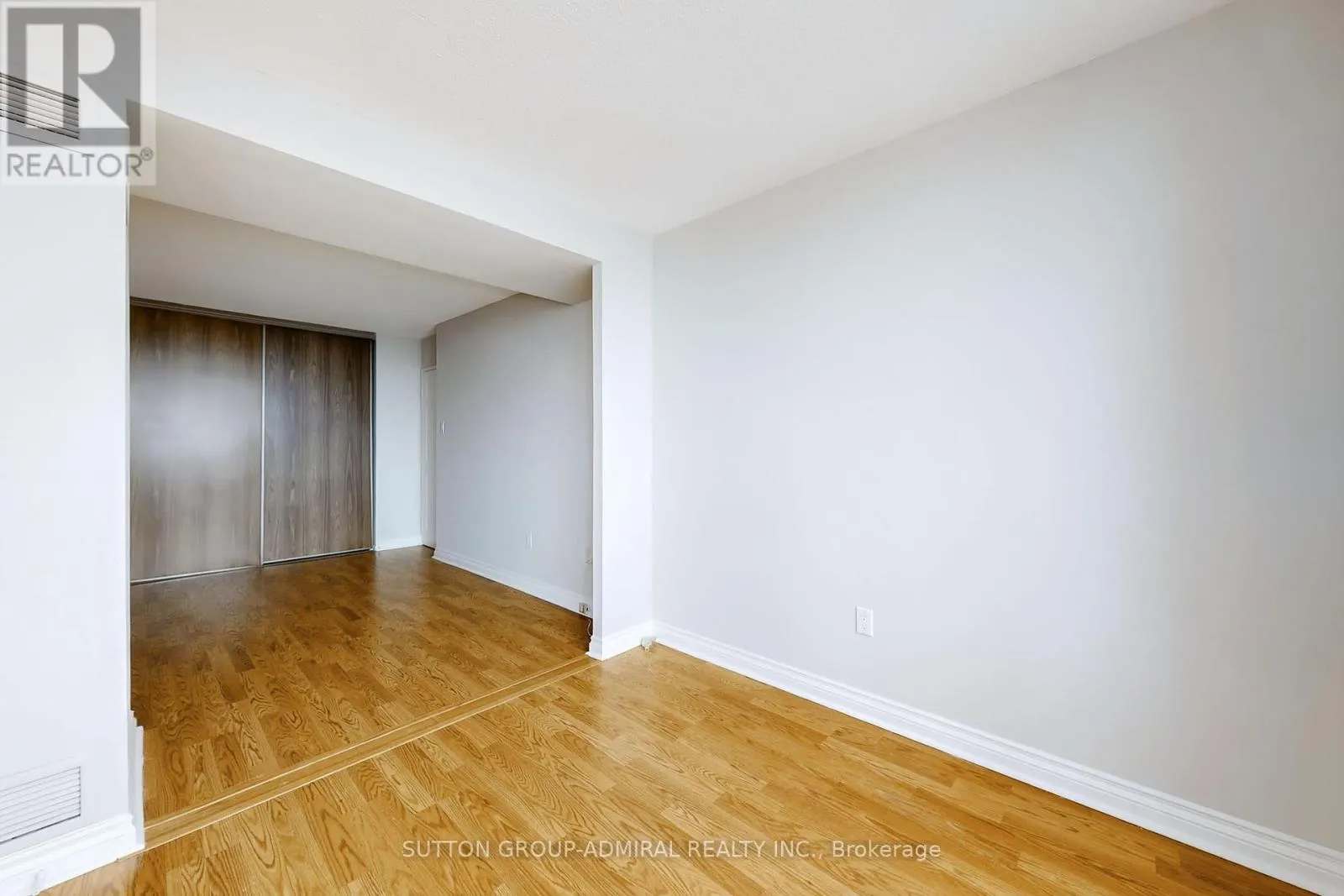 1107 - 7601 BATHURST STREET