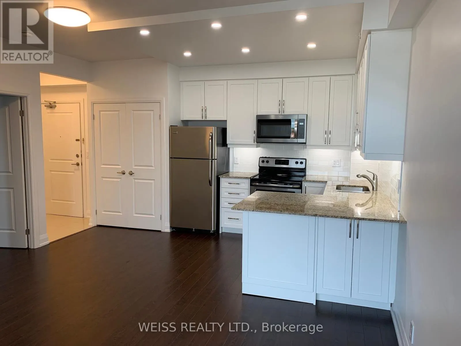 513 - 12 WOODSTREAM BOULEVARD
