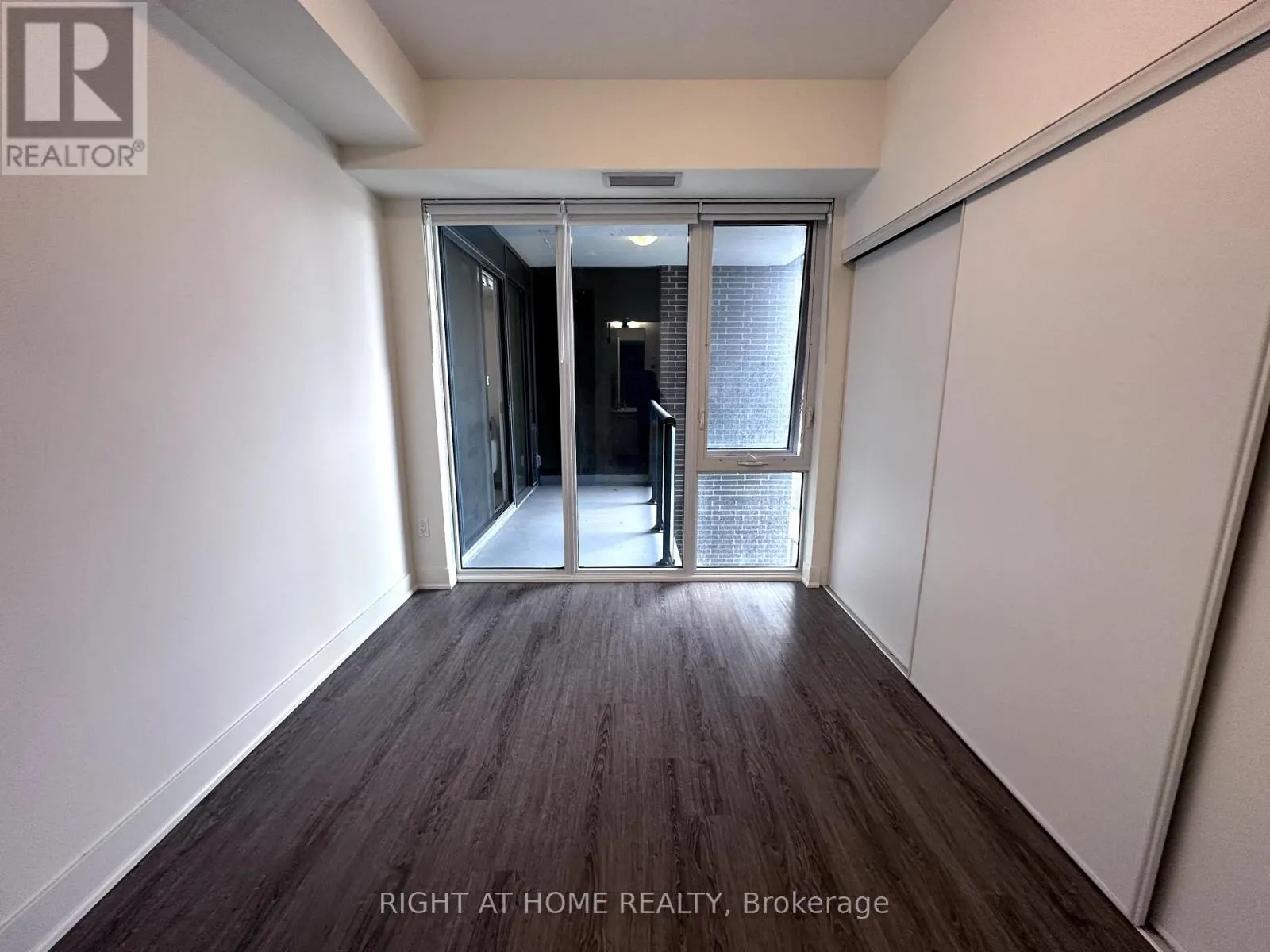 422 - 185 DEERFIELD ROAD