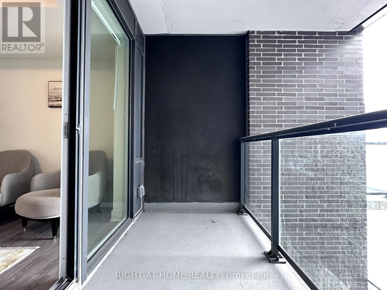 422 - 185 DEERFIELD ROAD
