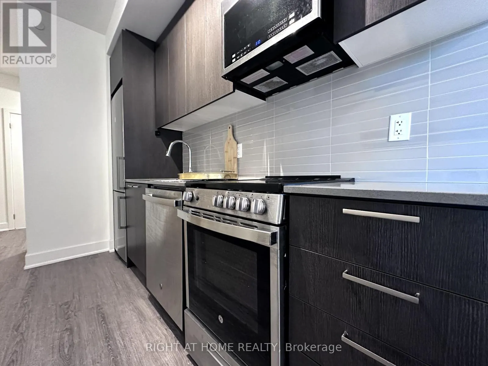 422 - 185 DEERFIELD ROAD