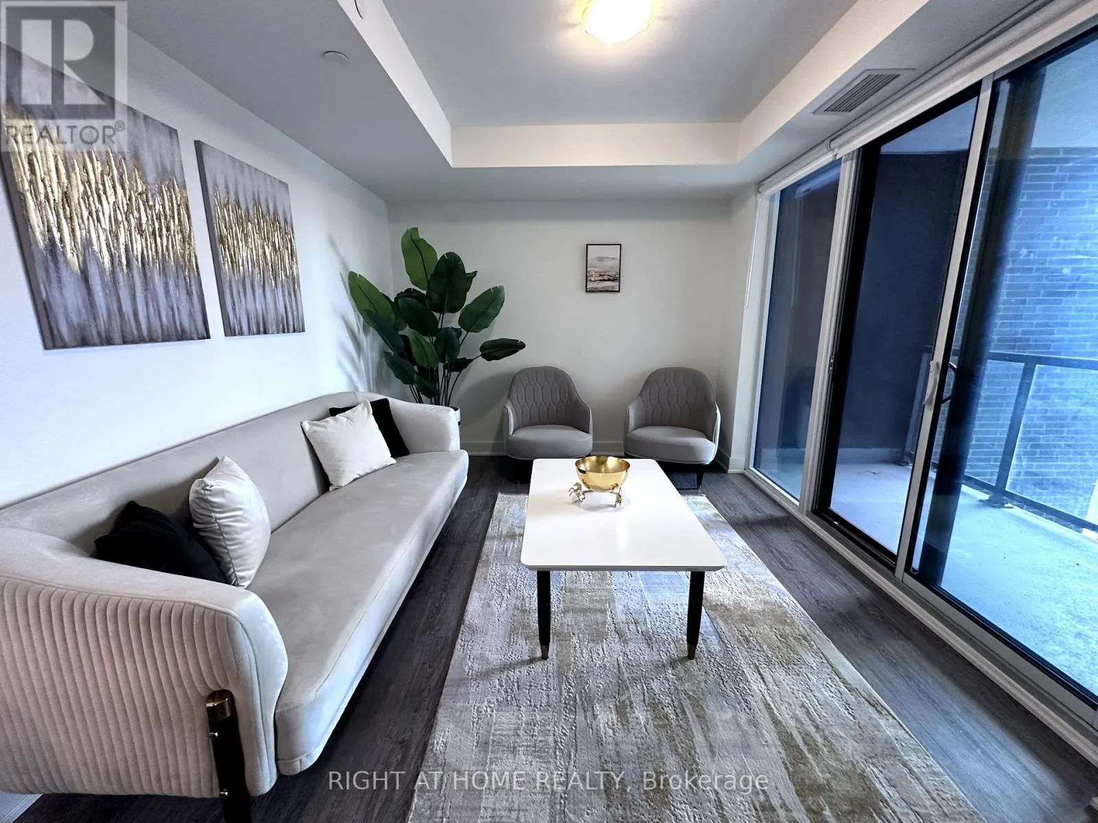 422 - 185 DEERFIELD ROAD