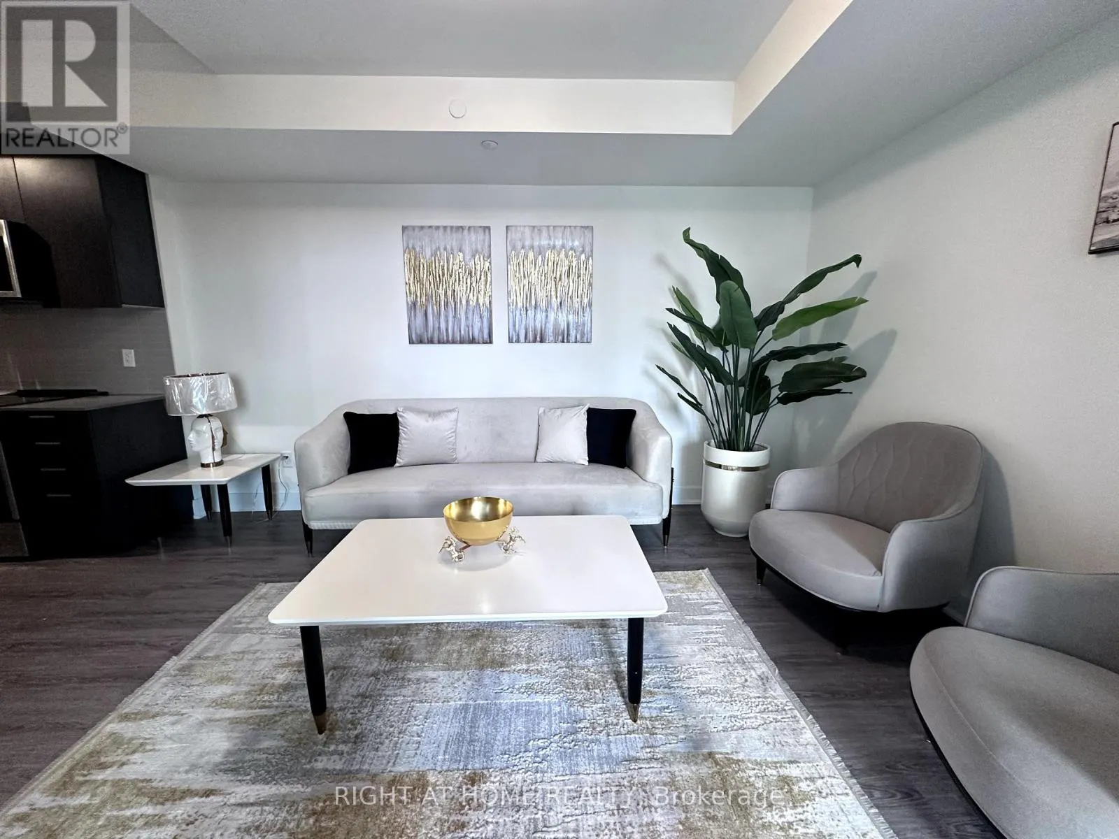 422 - 185 DEERFIELD ROAD