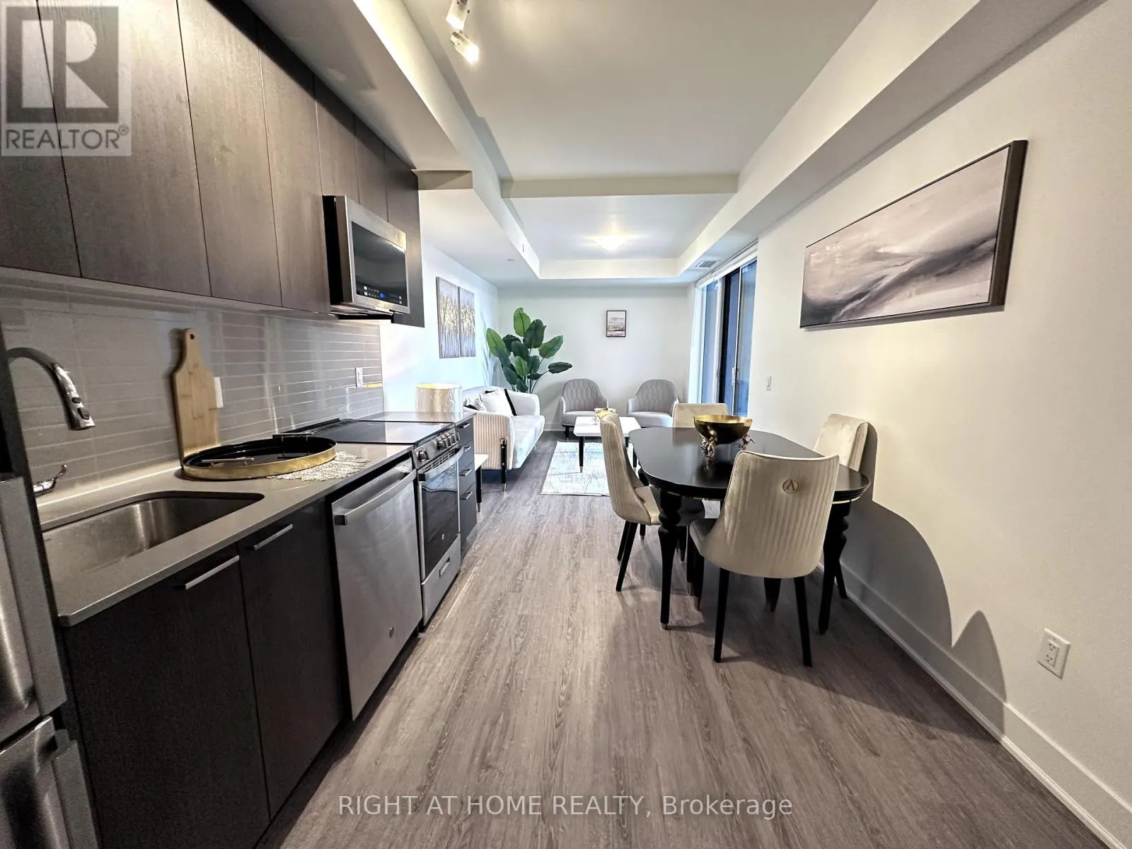 422 - 185 DEERFIELD ROAD