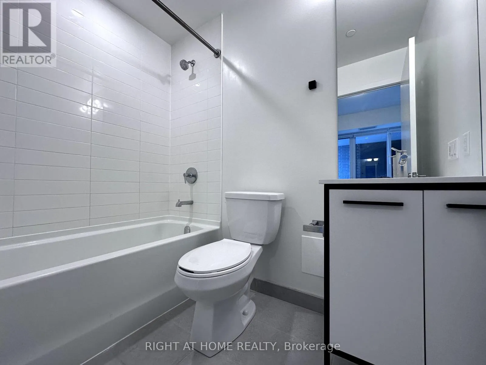 422 - 185 DEERFIELD ROAD