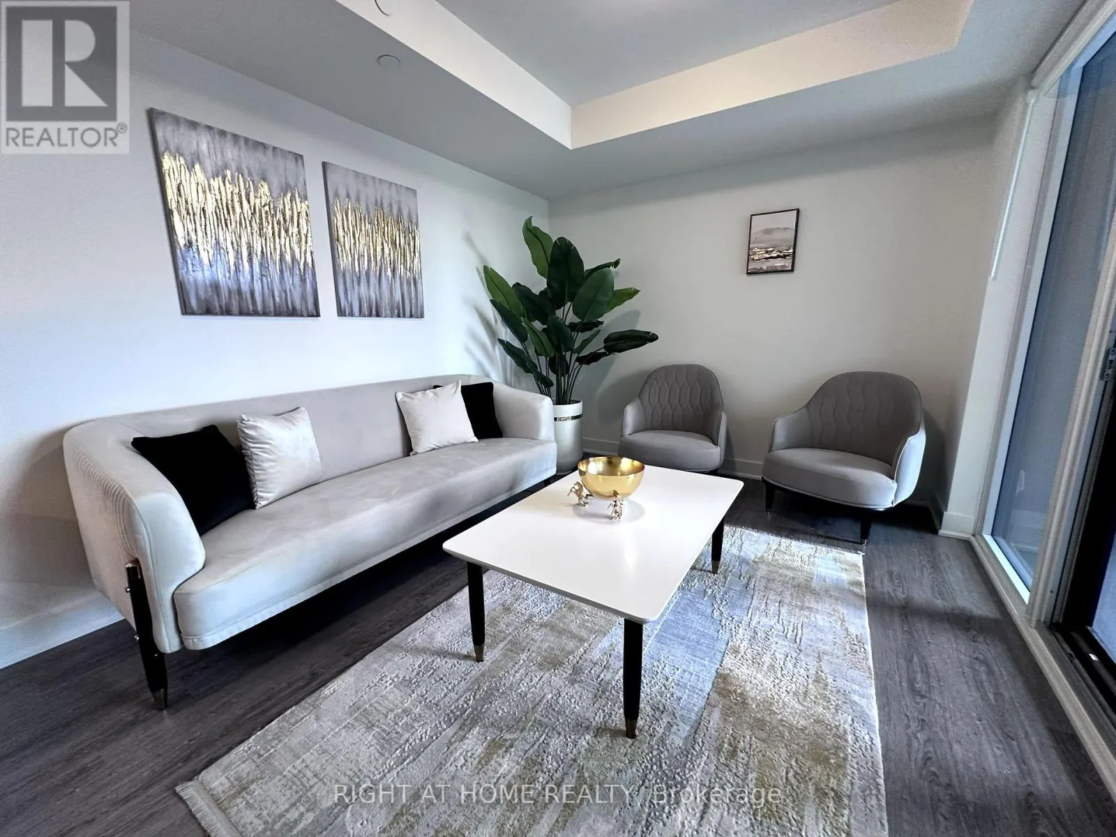 422 - 185 DEERFIELD ROAD