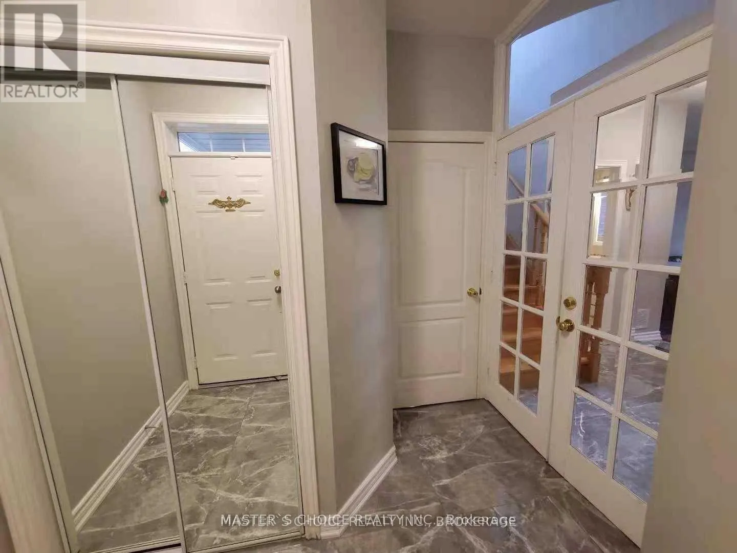24 GOLDEN OAK AVENUE