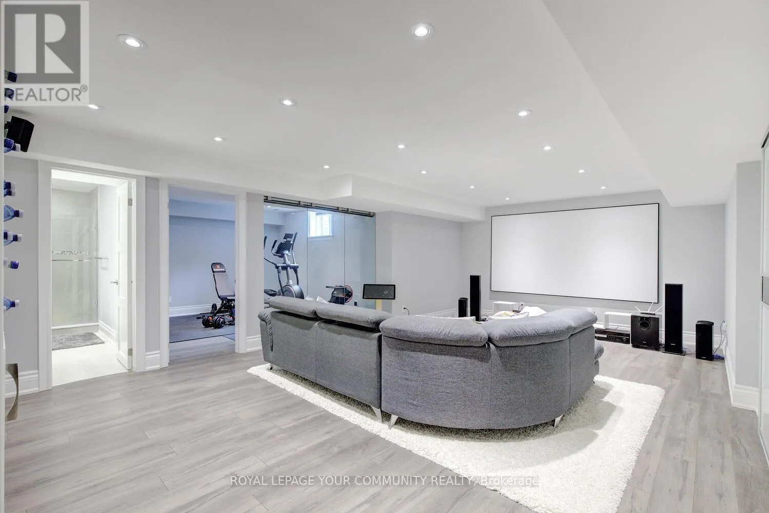 92 HEINTZMAN CRESCENT