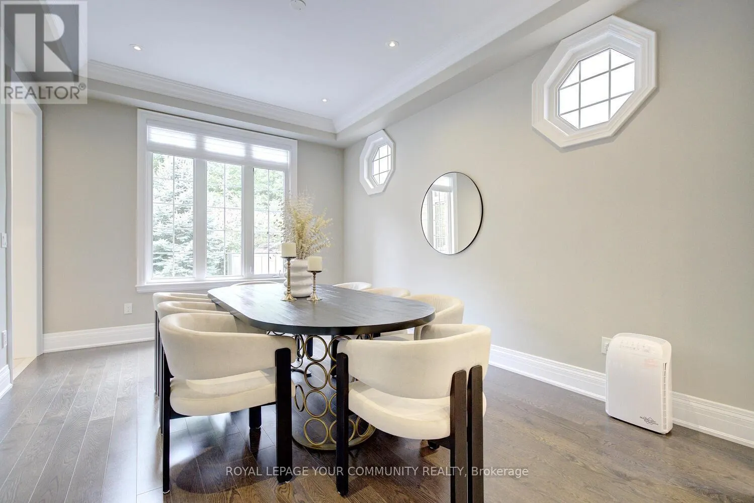 92 HEINTZMAN CRESCENT