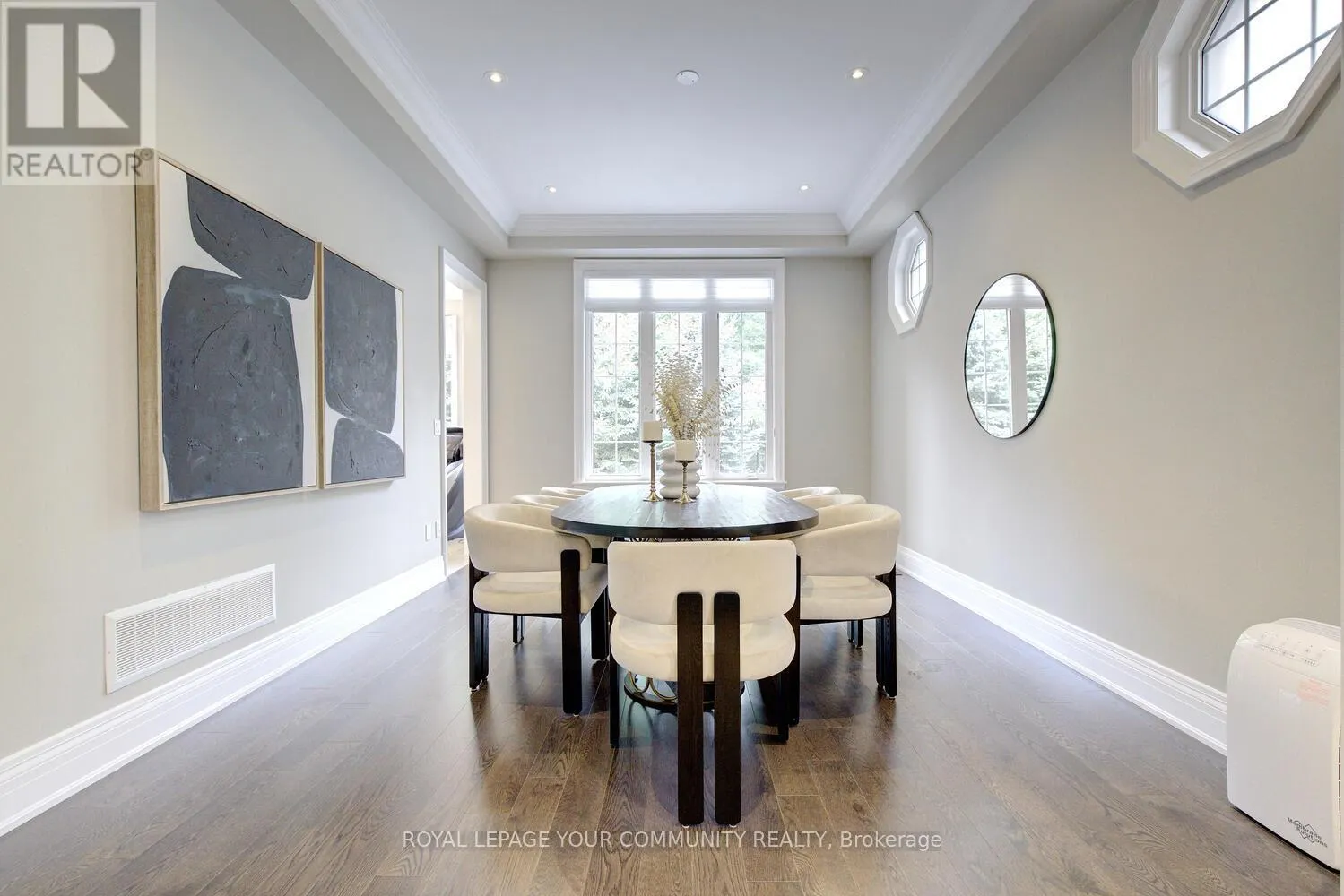 92 HEINTZMAN CRESCENT