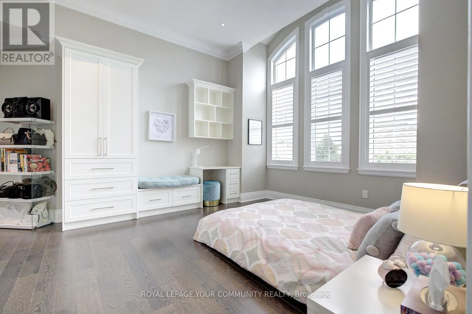 92 HEINTZMAN CRESCENT