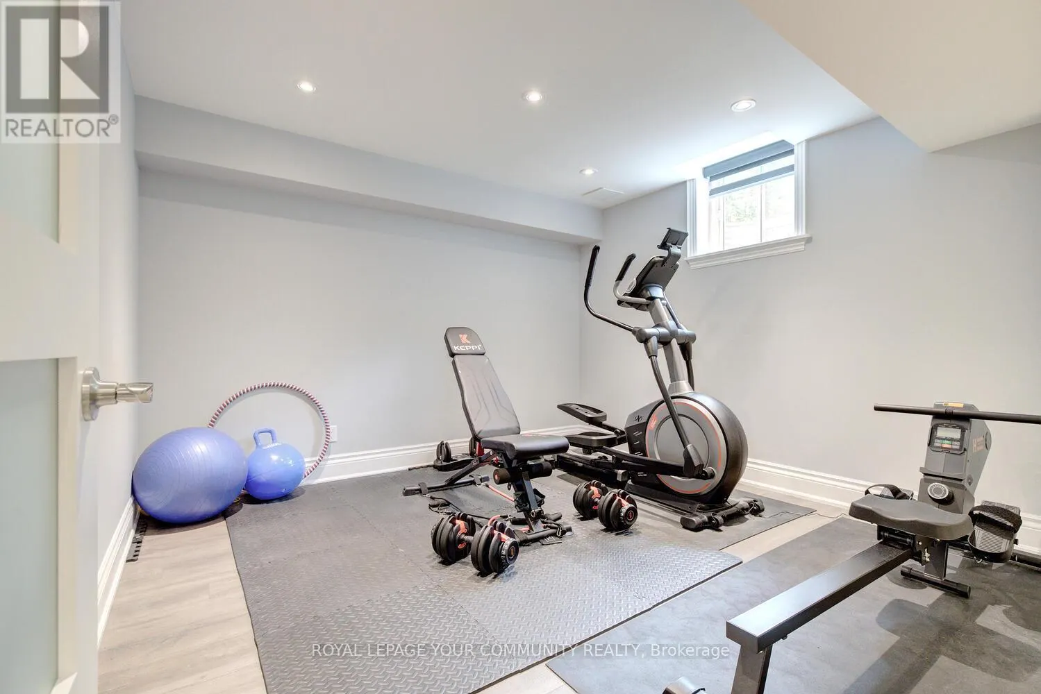 92 HEINTZMAN CRESCENT