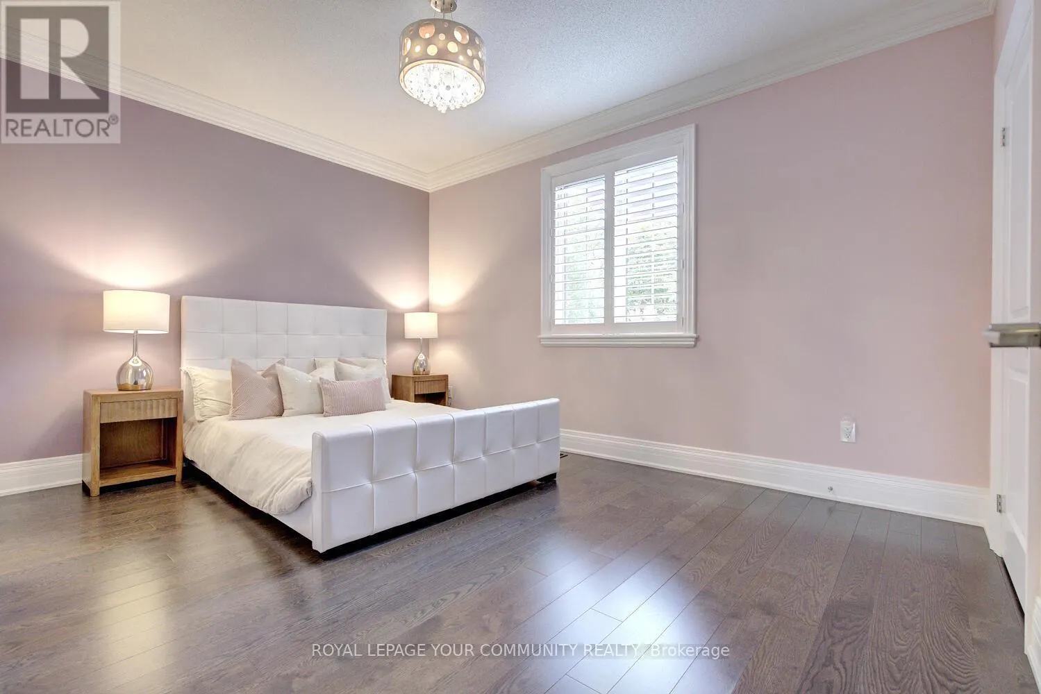 92 HEINTZMAN CRESCENT