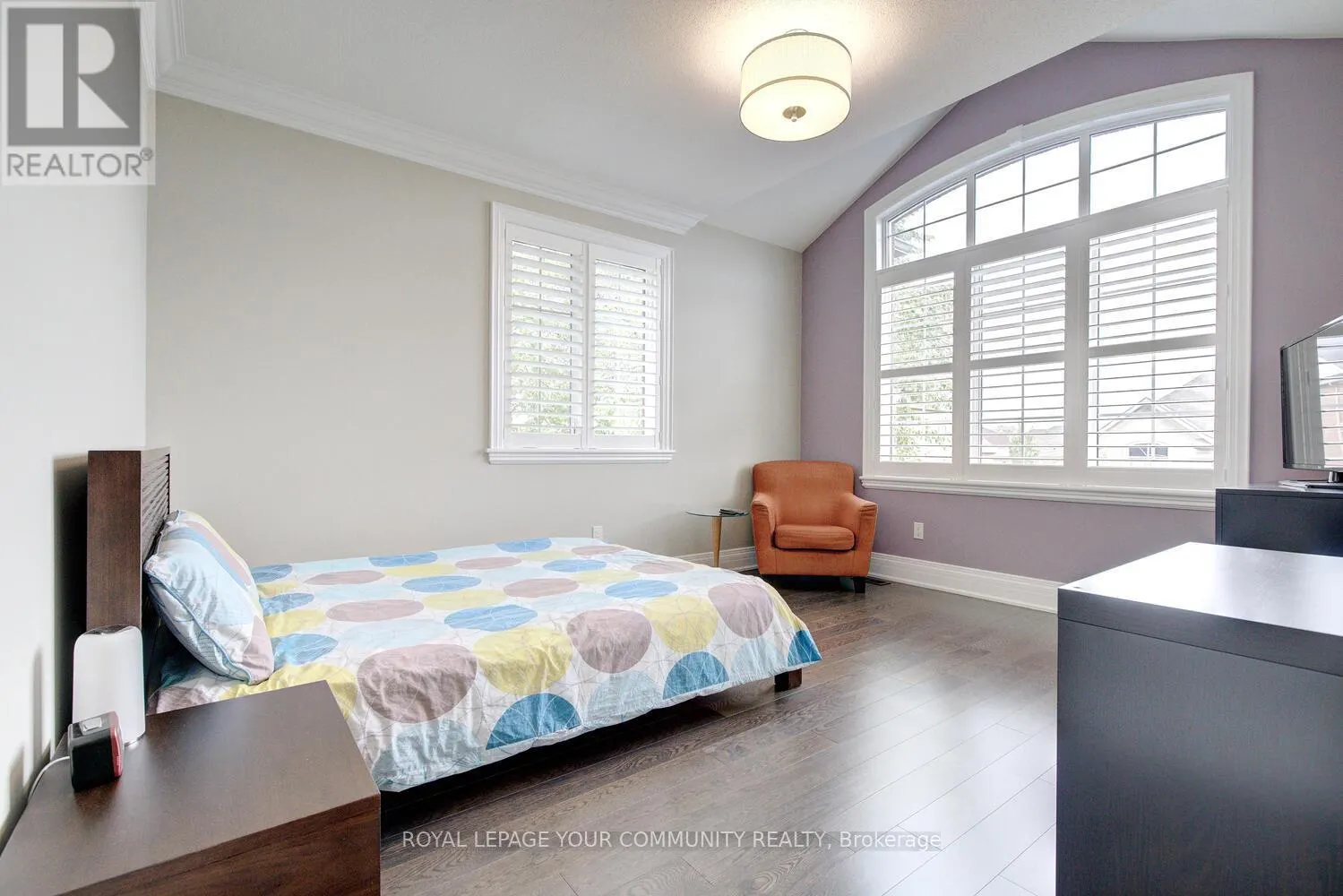 92 HEINTZMAN CRESCENT
