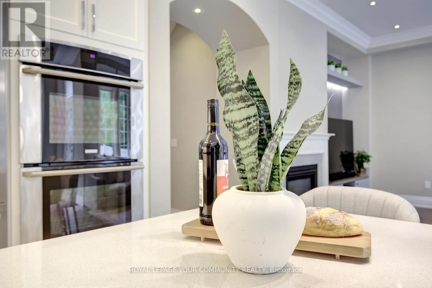 92 HEINTZMAN CRESCENT