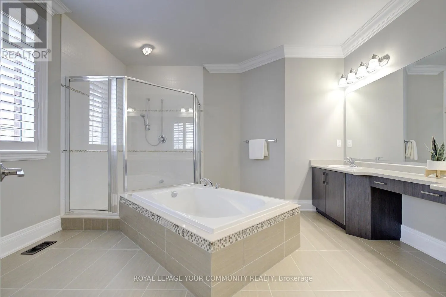 92 HEINTZMAN CRESCENT