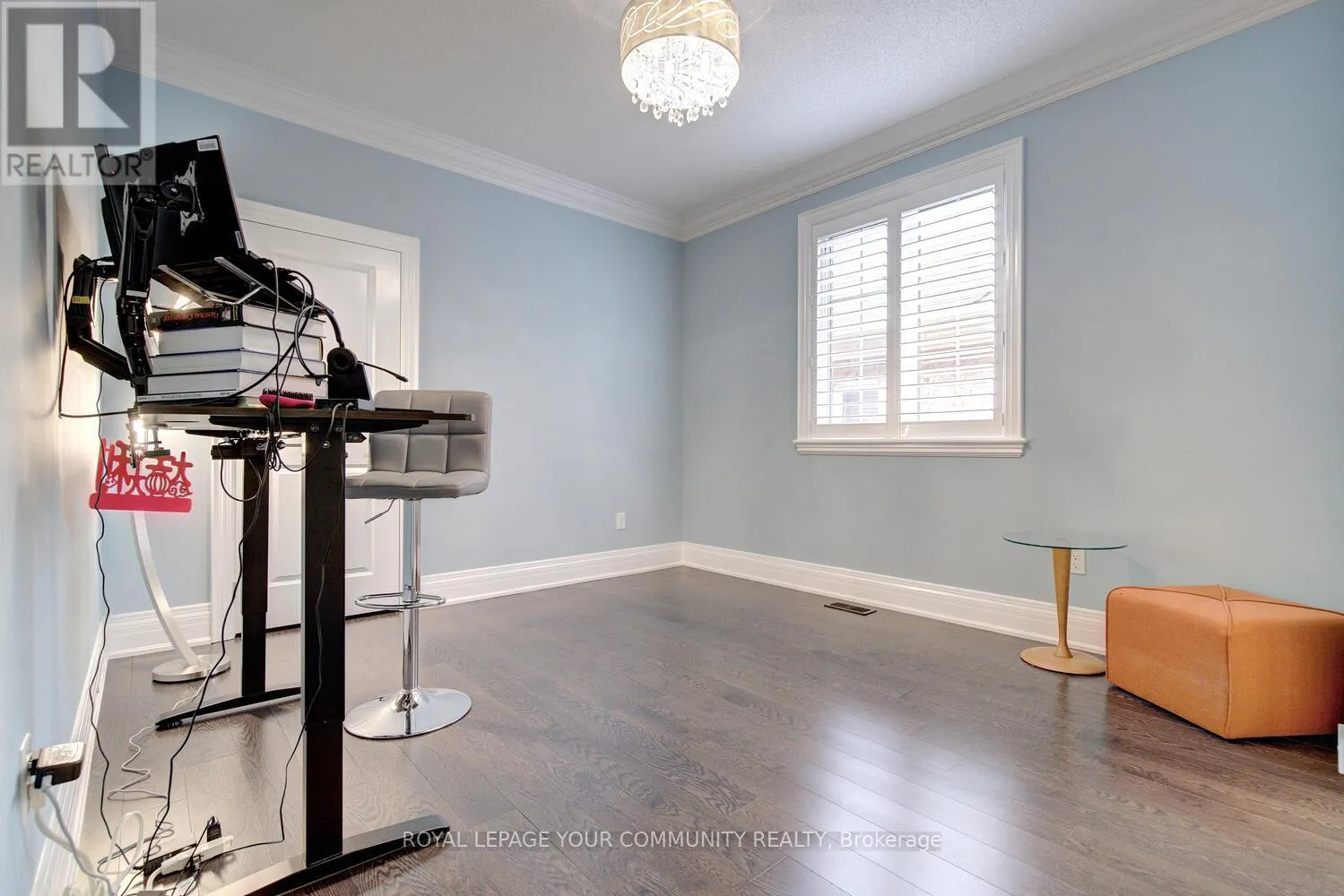 92 HEINTZMAN CRESCENT